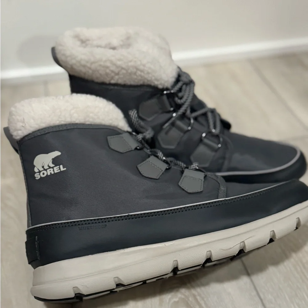New - Size 11 - Sorel Explorer Carnival Waterproof - Gray and White Winter Boots